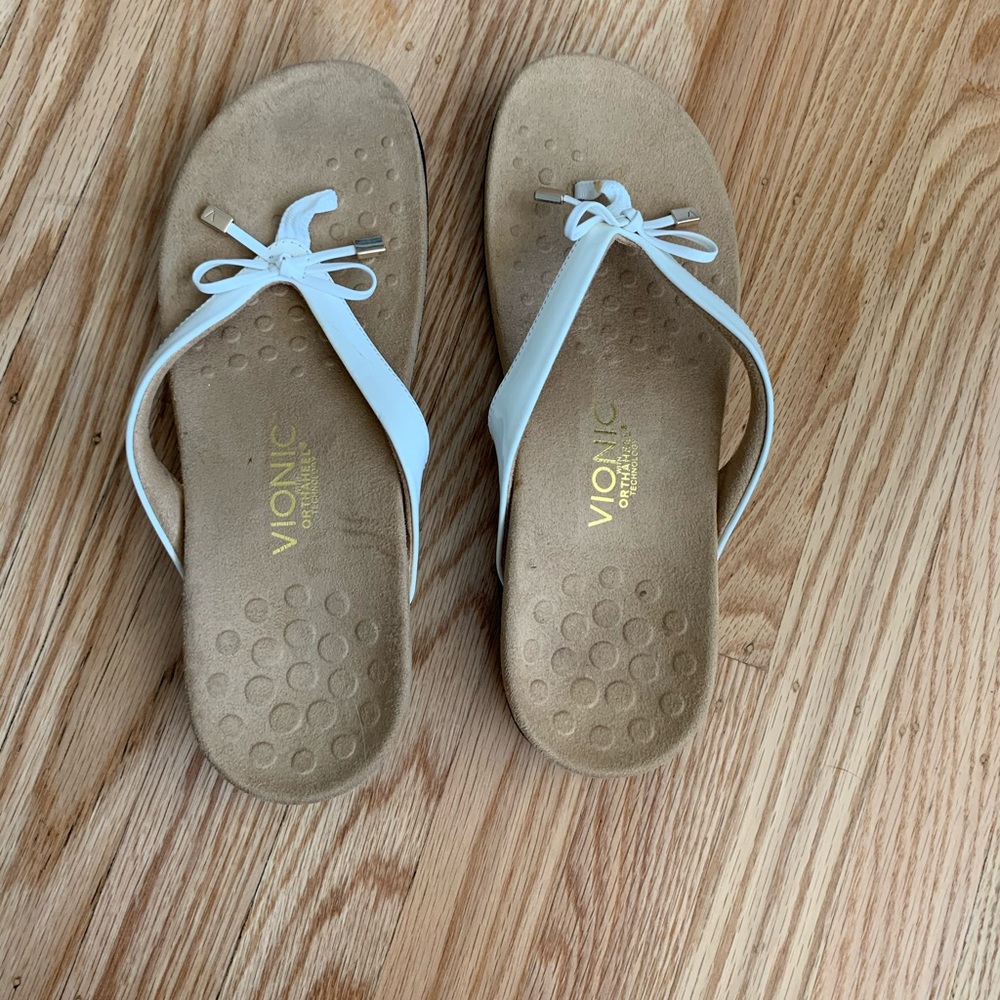 Vionic sandals size 9